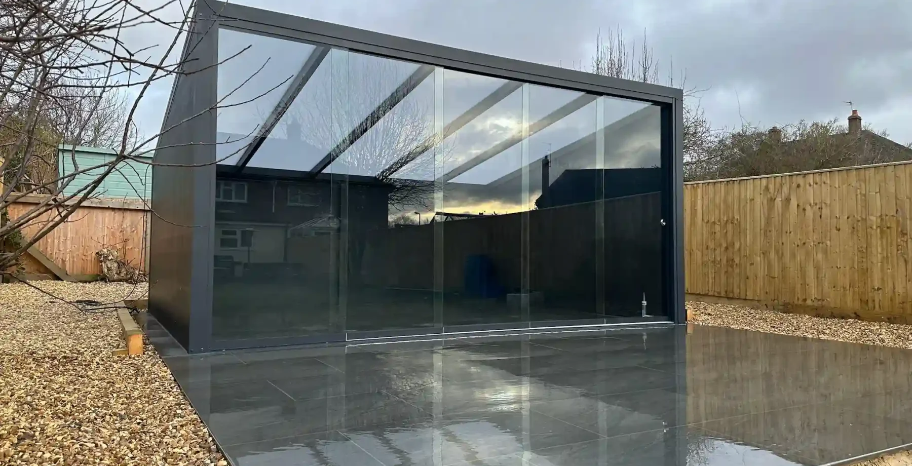 Wantage Enclosed Aluminium Pergola
