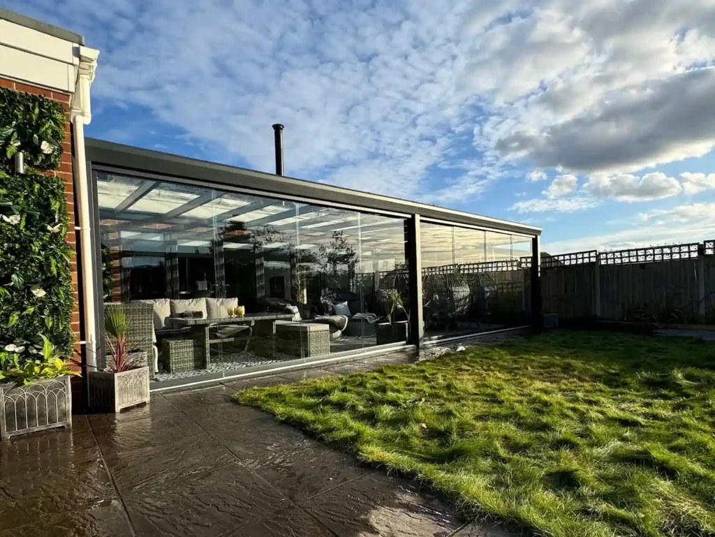 Topline veranda with sliding doors