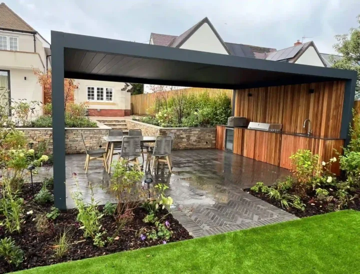 Reading Bioclimatic Pergola